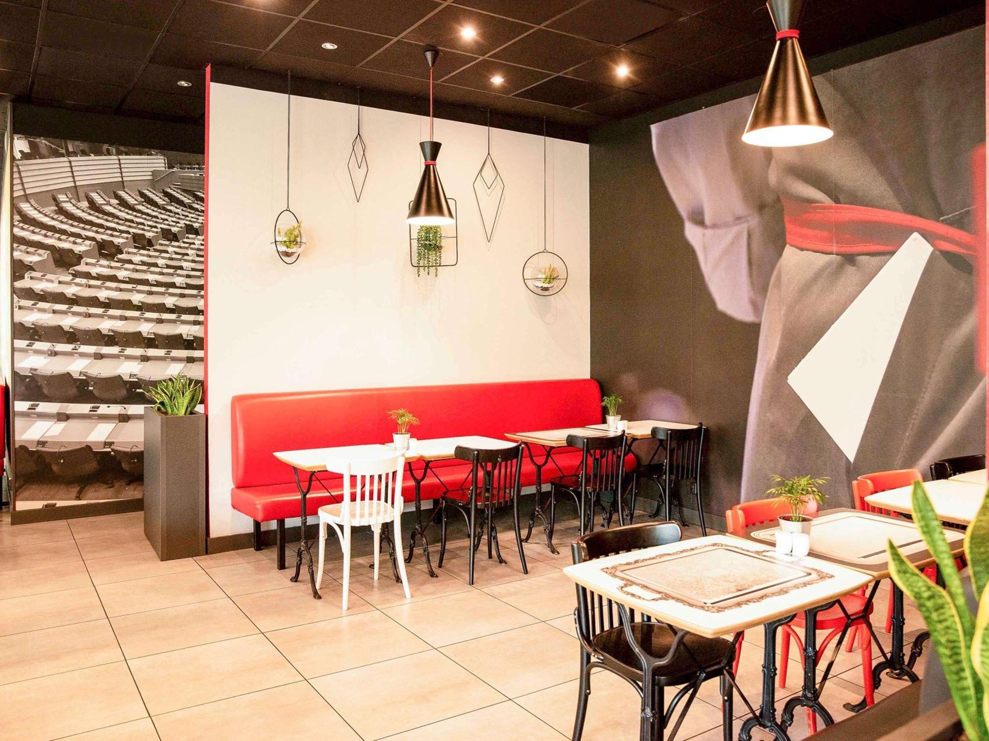 Ibis Poznan Stare Miasto Luaran gambar