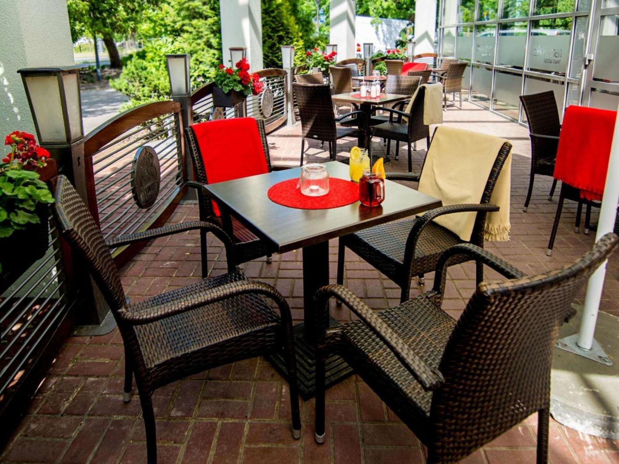 Ibis Poznan Stare Miasto Luaran gambar
