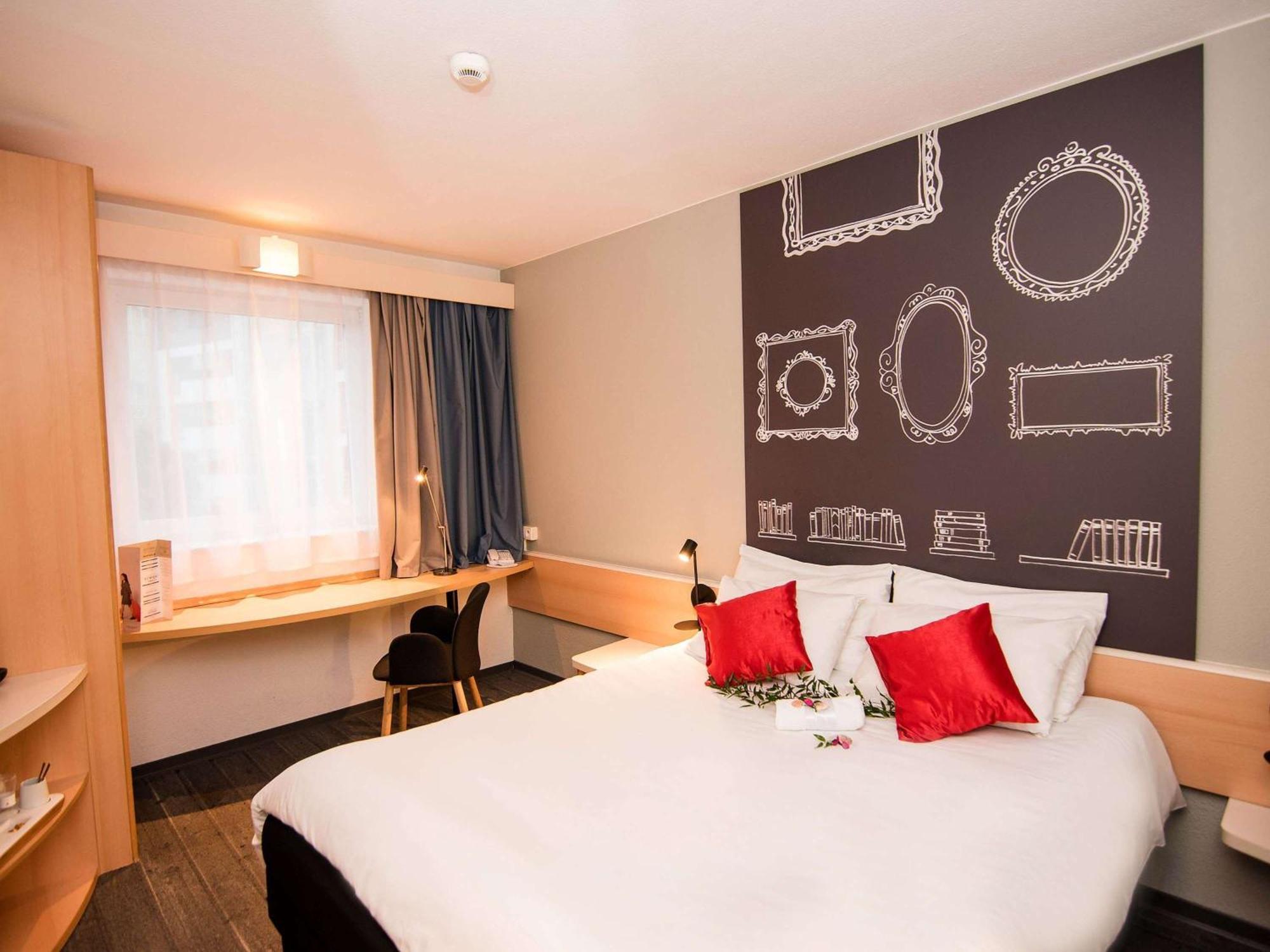 Ibis Poznan Stare Miasto Luaran gambar