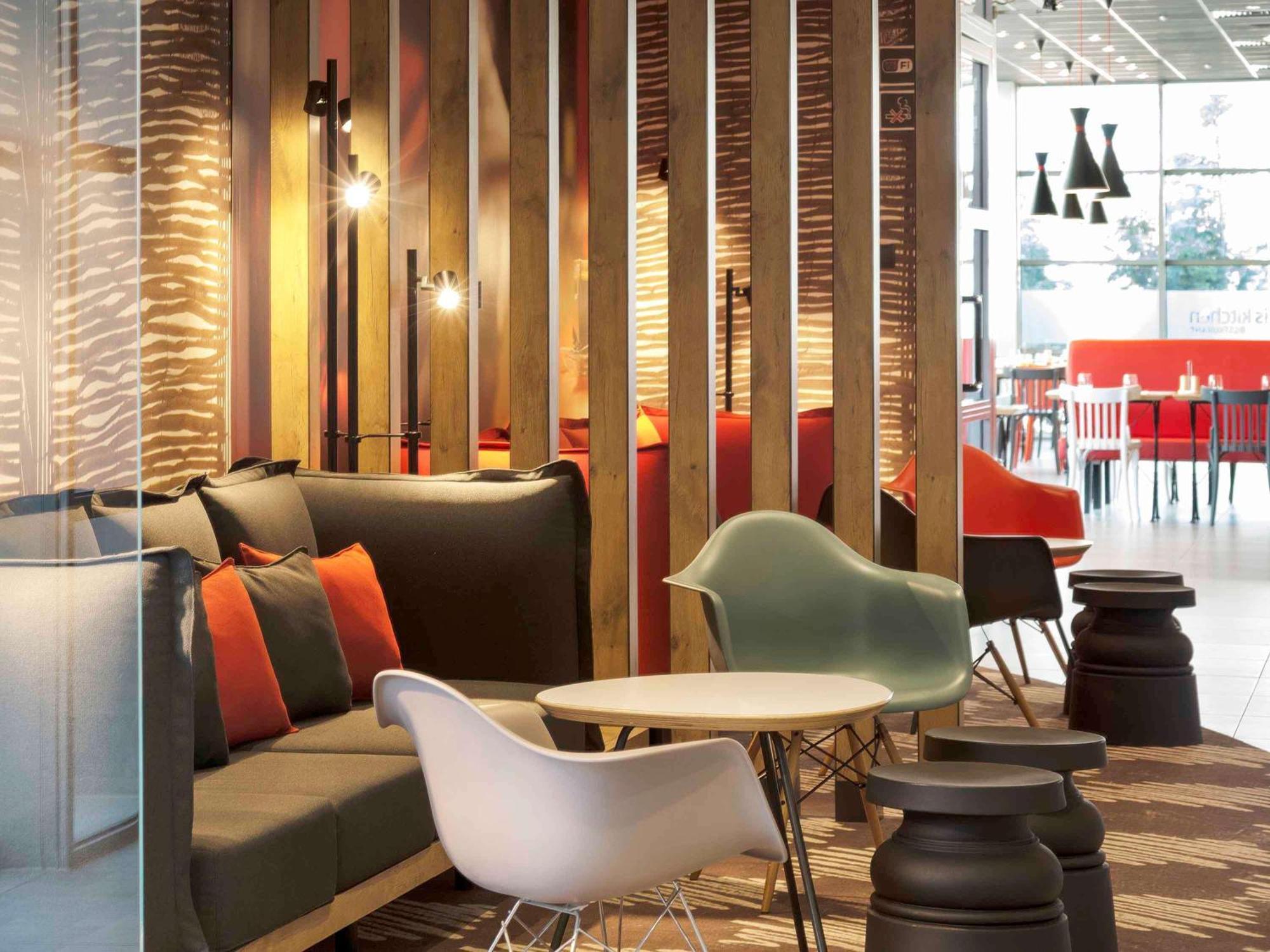 Ibis Poznan Stare Miasto Luaran gambar