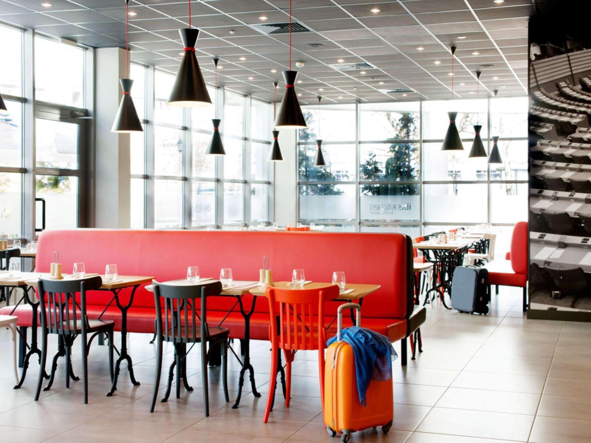 Ibis Poznan Stare Miasto Luaran gambar