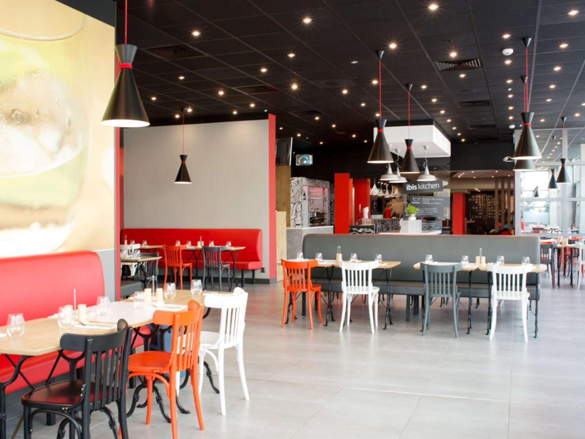 Ibis Poznan Stare Miasto Luaran gambar