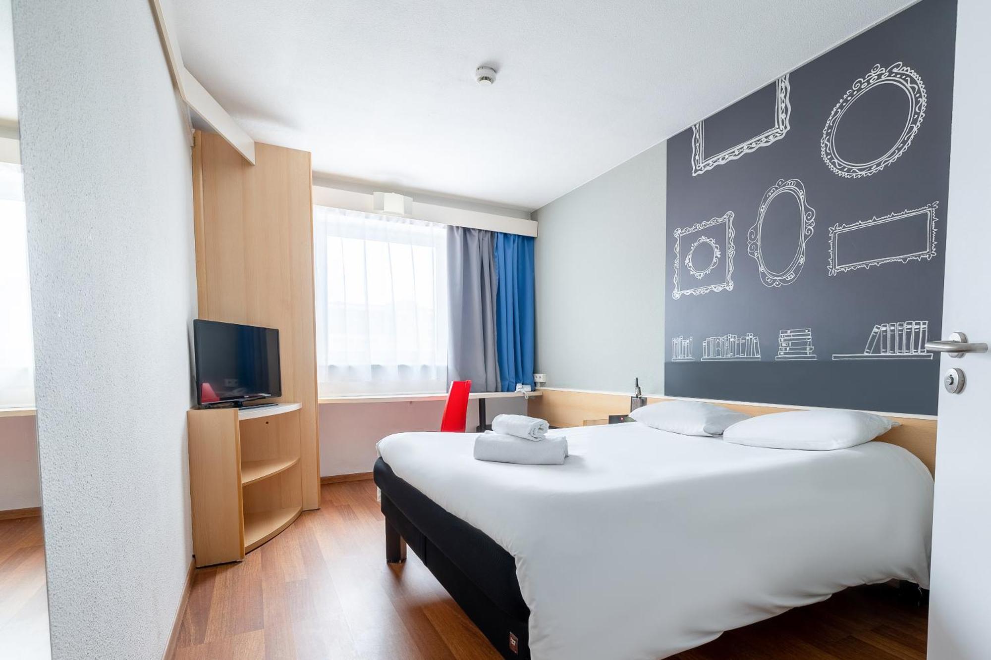 Ibis Poznan Stare Miasto Luaran gambar